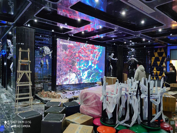 容县室内P2.5全彩显示屏